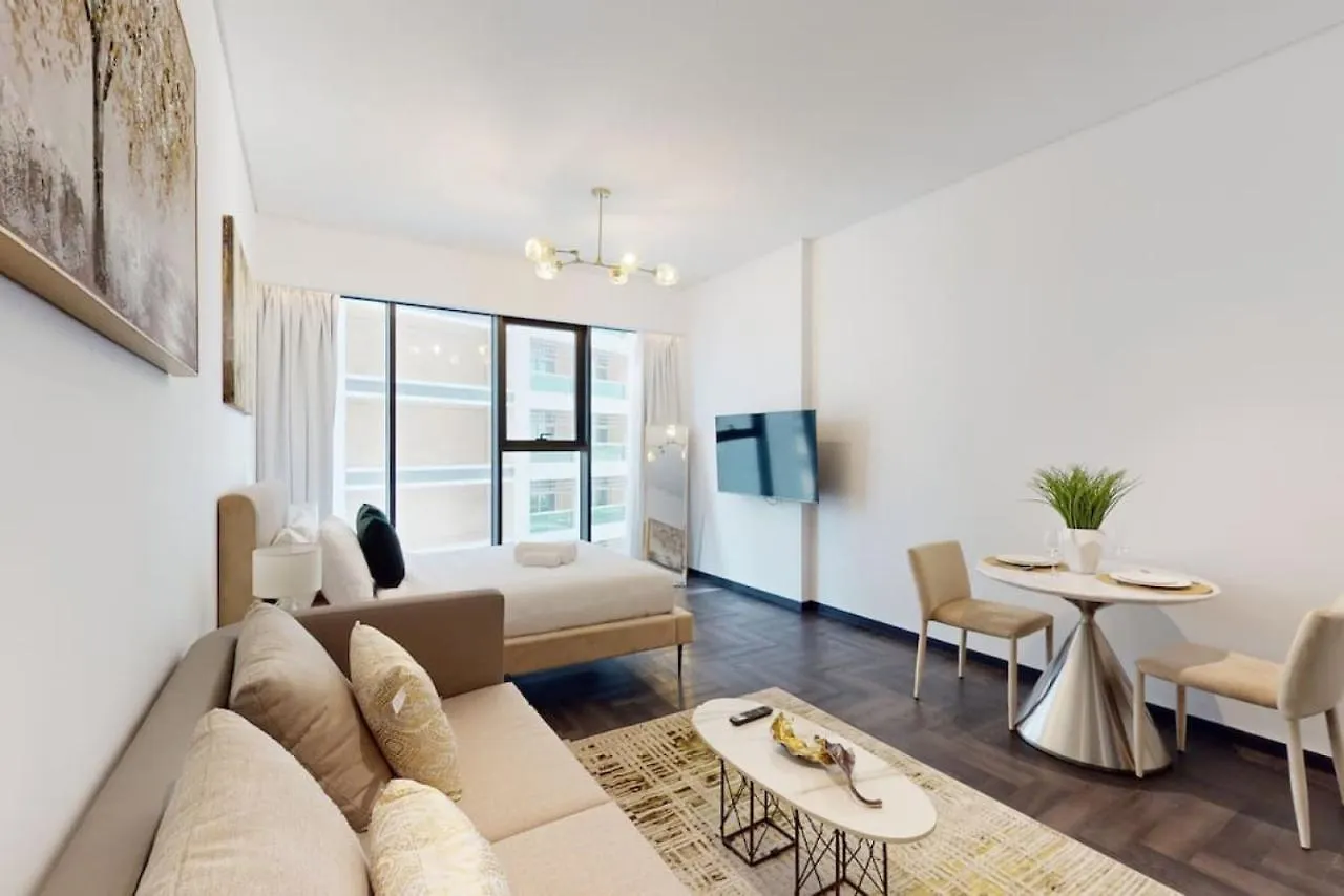 Apartamento O Ten, Al Jaddaf - Neat Studio Dubái